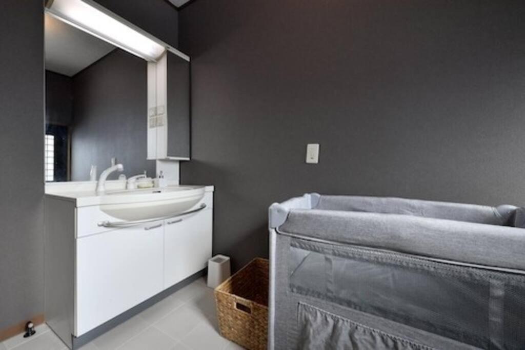 Holiday home Renovated In March, Shirokiya Vacation House With A Bath Made From Natural Kiso Cypress Katsuyama