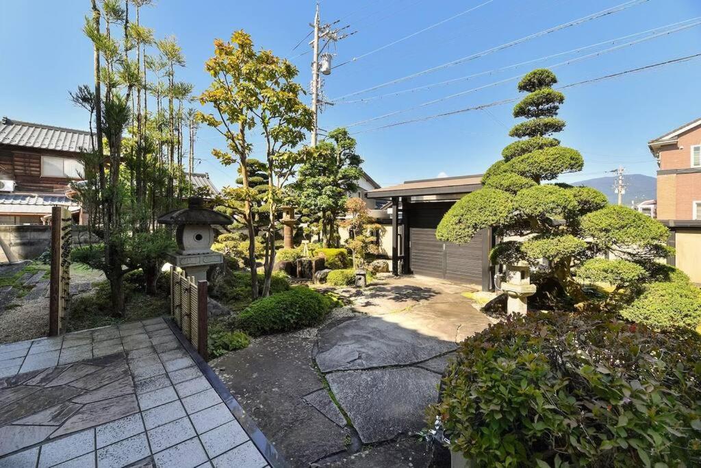 Holiday home Renovated In March, Shirokiya Vacation House With A Bath Made From Natural Kiso Cypress Katsuyama
