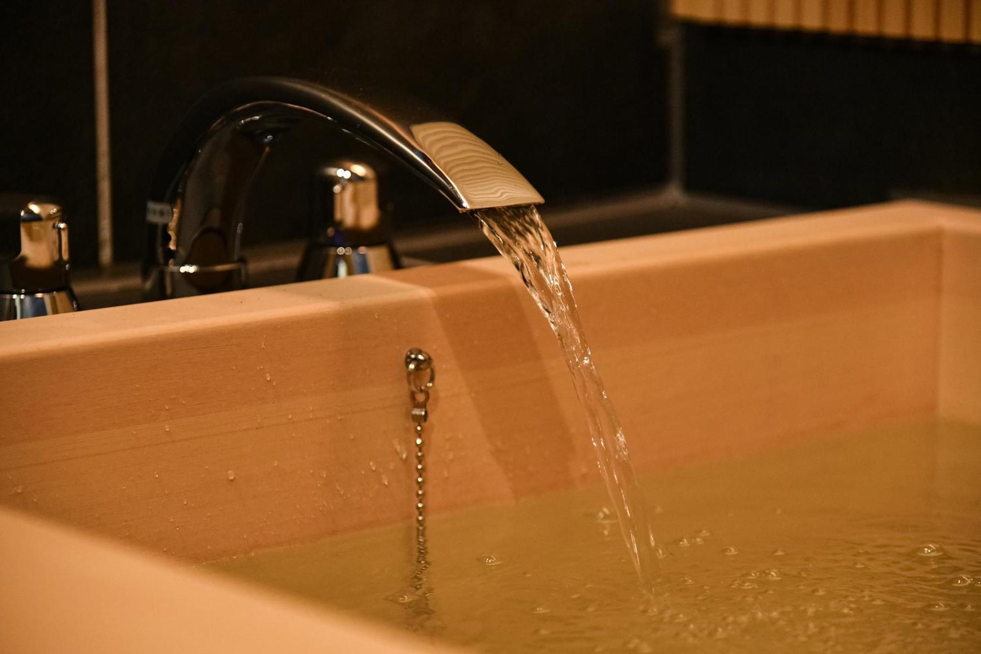 Renovated In March, Shirokiya Vacation House With A Bath Made From Natural Kiso Cypress