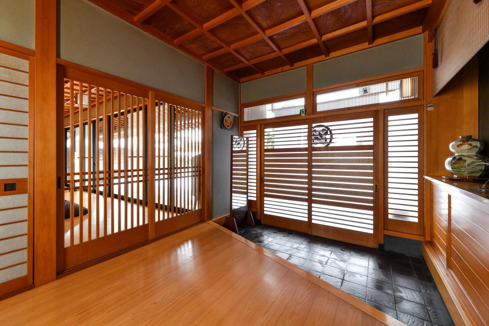 Renovated In March, Shirokiya Vacation House With A Bath Made From Natural Kiso Cypress *