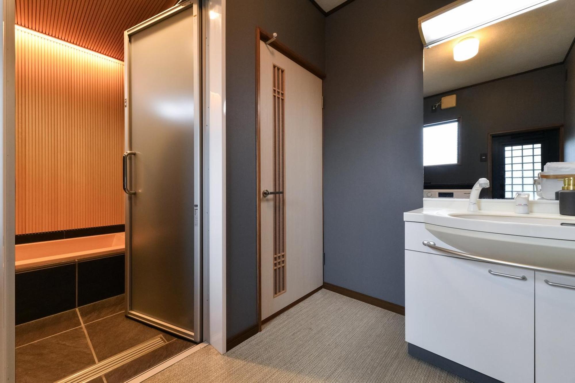 Renovated In March, Shirokiya Vacation House With A Bath Made From Natural Kiso Cypress *
